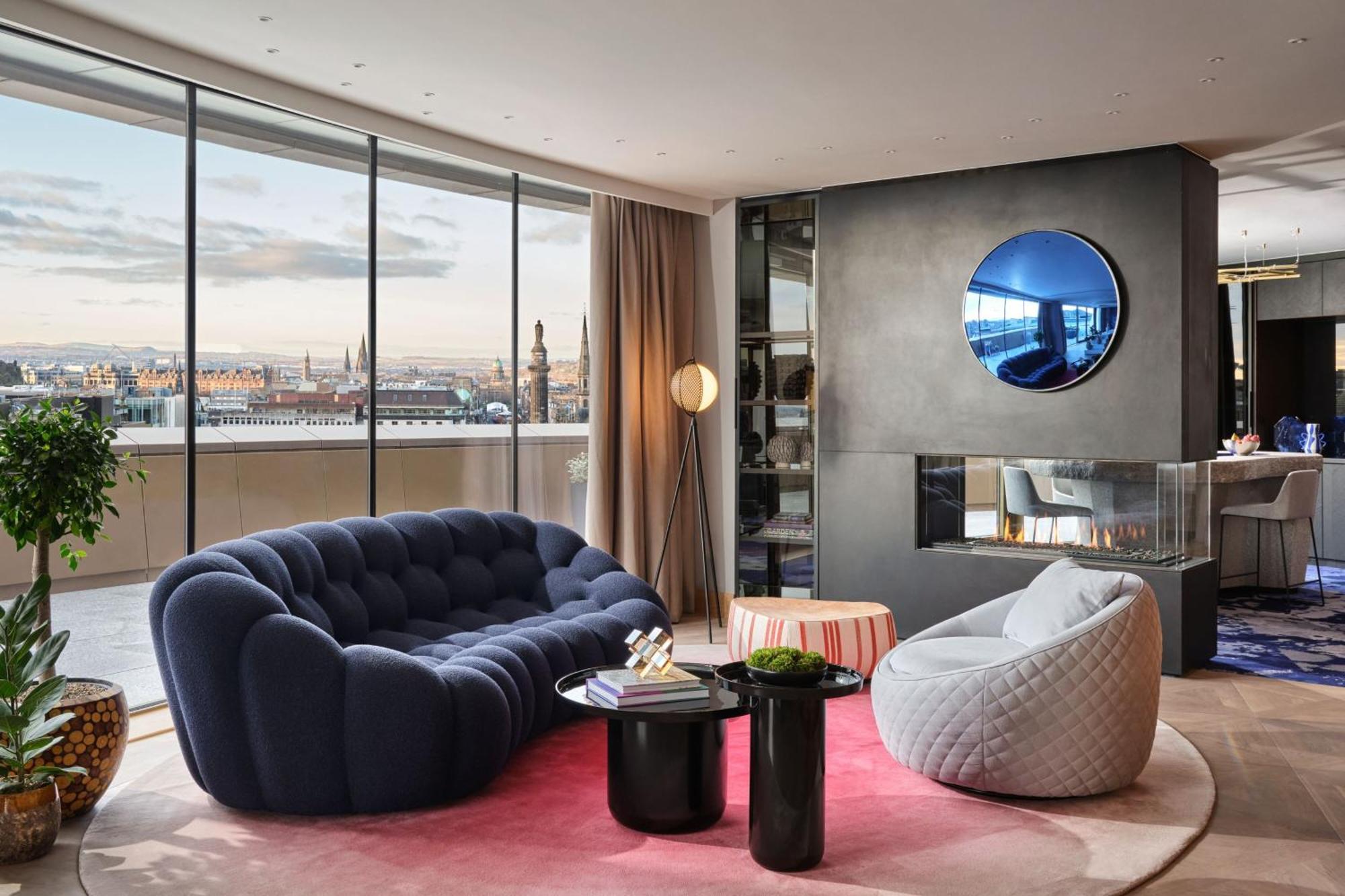 4 Resort-Style Hotels in Princes Street That Stand Out