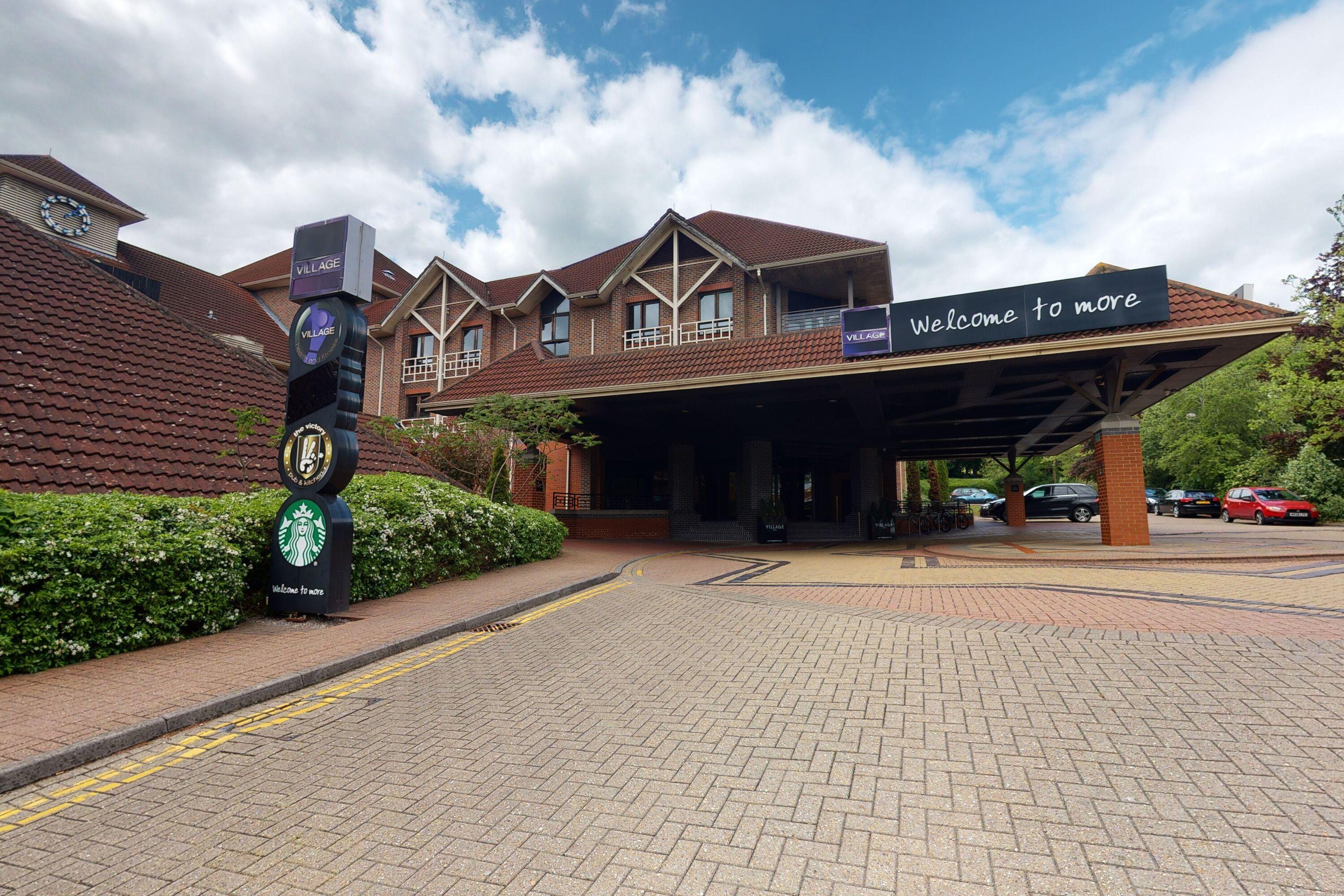 6 Family Hotels Near Jesters Snooker Club Worth Booking