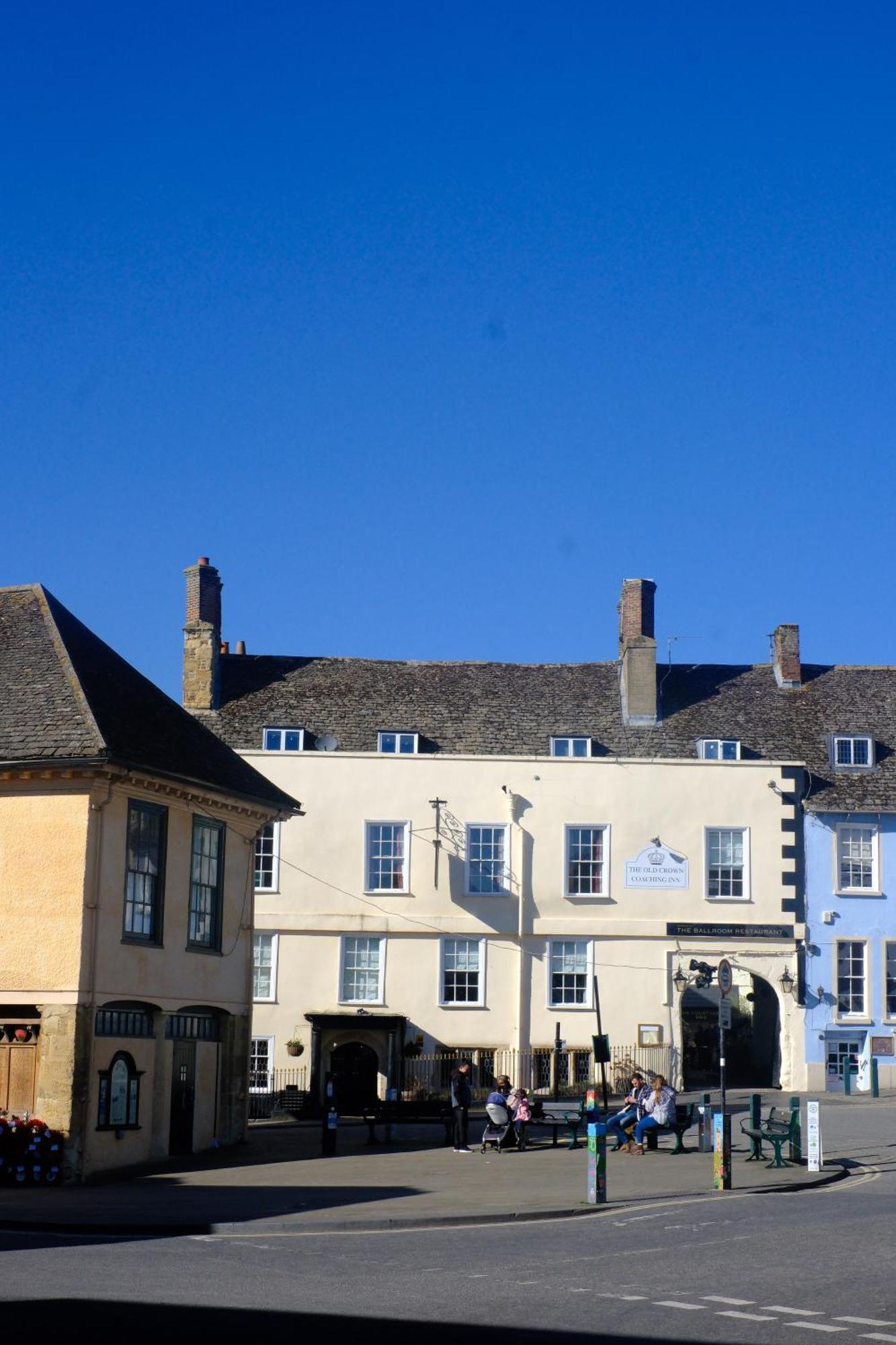 6 Family Hotels Near Buscot Park Worth Booking