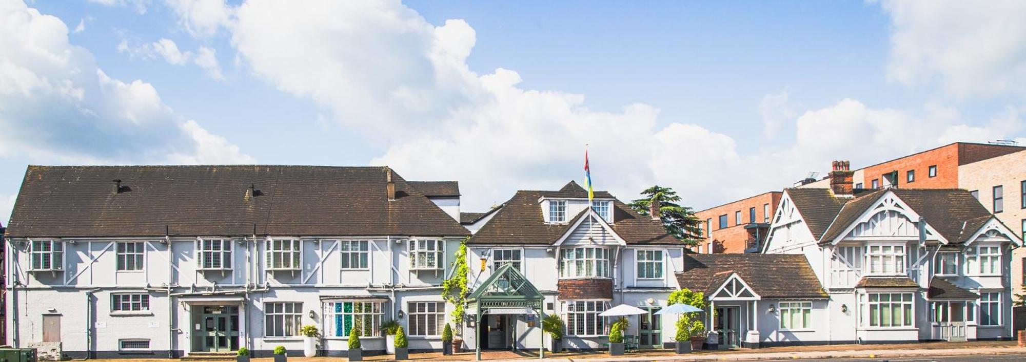 5 Smart Family-Friendly Hotels Near Ingatestone Hall Worth Booking
