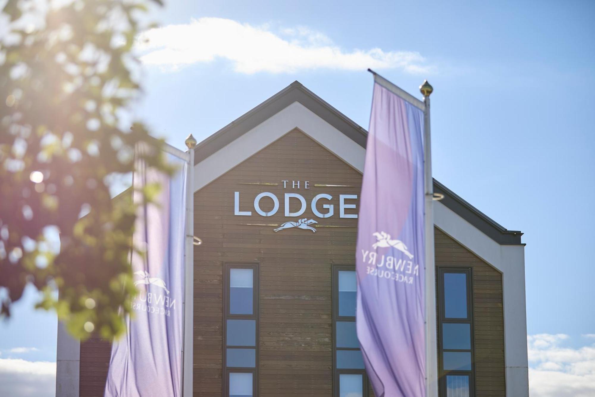 5 Hotels Near Donnington Castle Worth Booking in Newbury