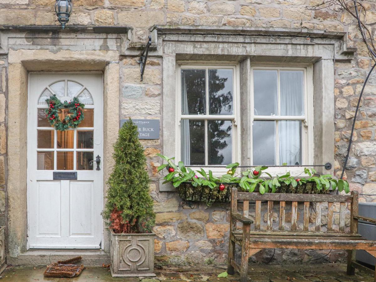 Staying Near Platform Gallery: 5 Couple Hotels Compared