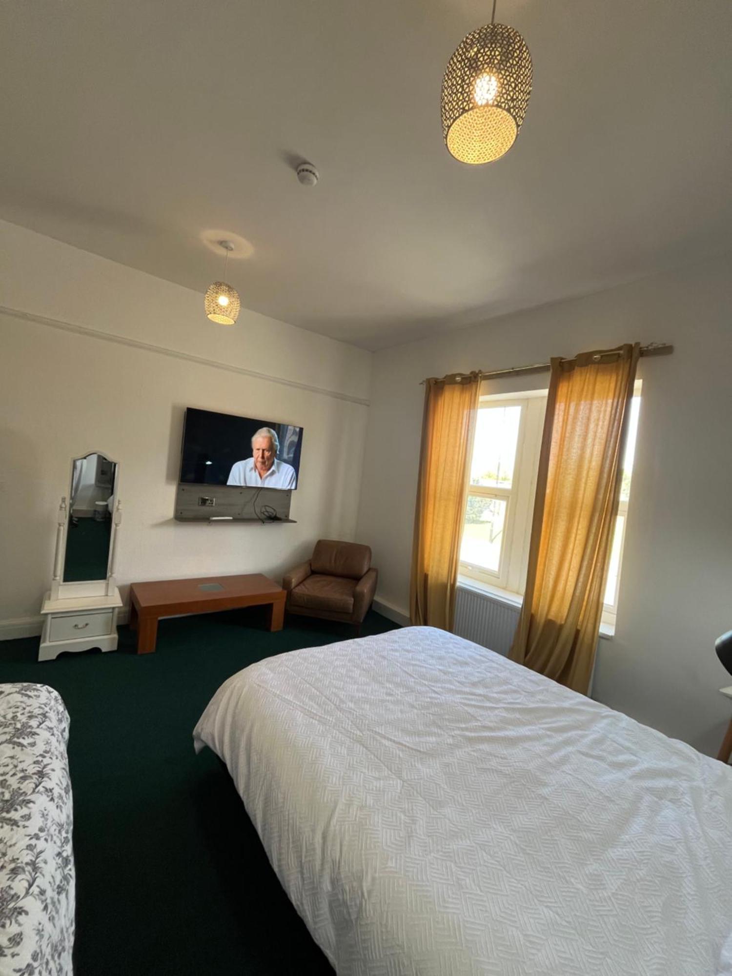 Staying Near Chorlton Water Park: 7 Budget Hotels Compared