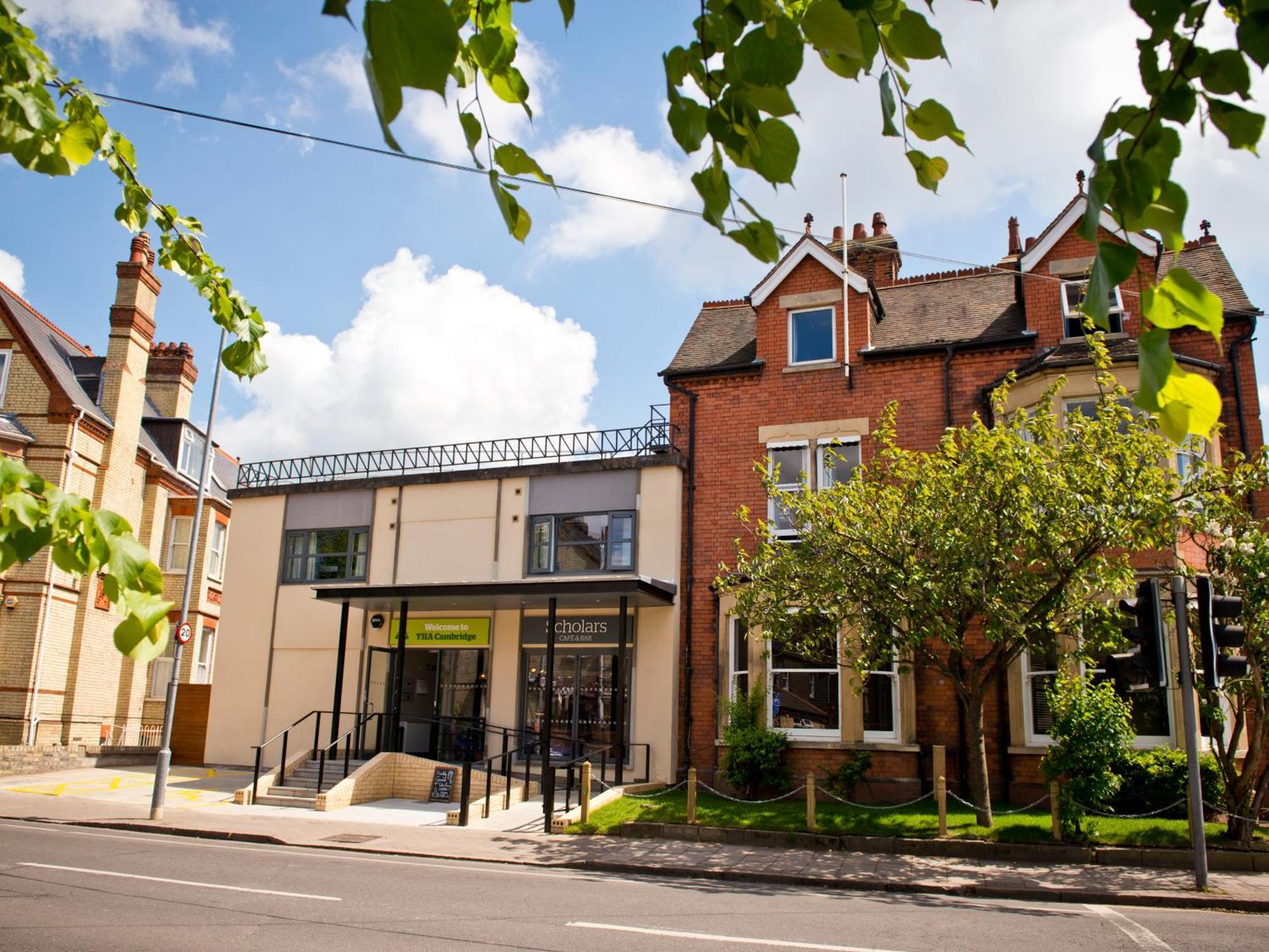Staying Near Queens' College Cambridge: 6 Hotels Compared