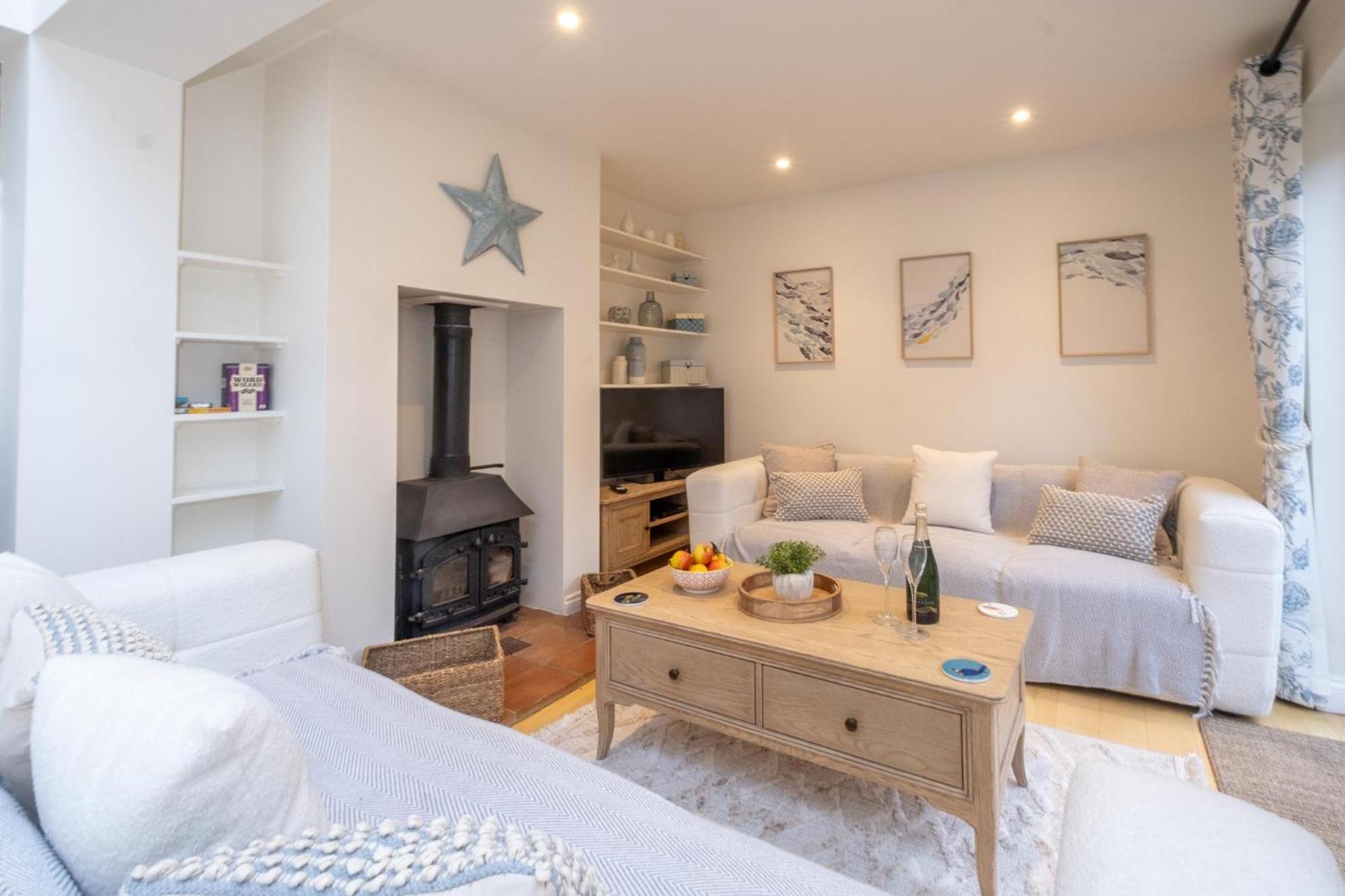 Where to Stay Near Long Shop Museum: 4 Holiday Homes in Aldeburgh