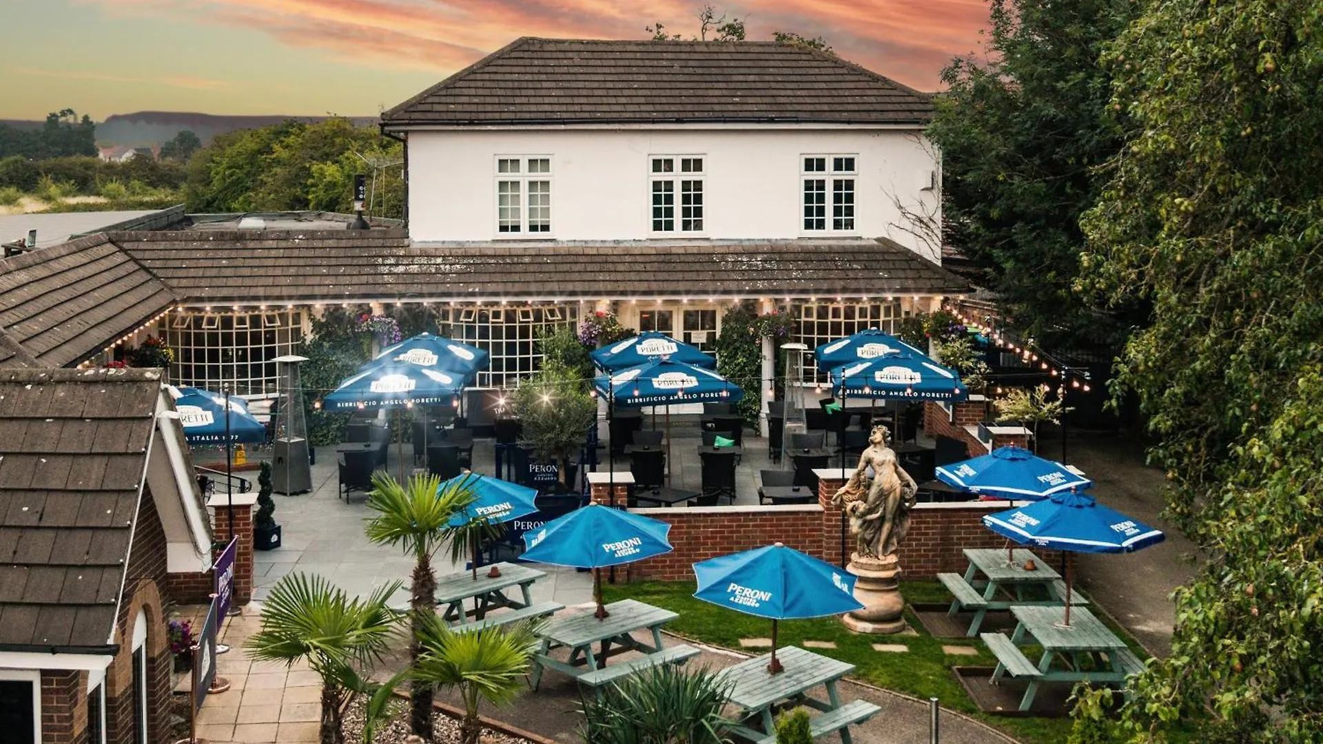 Staying Near Kedleston Hall: 7 Family Hotels Compared