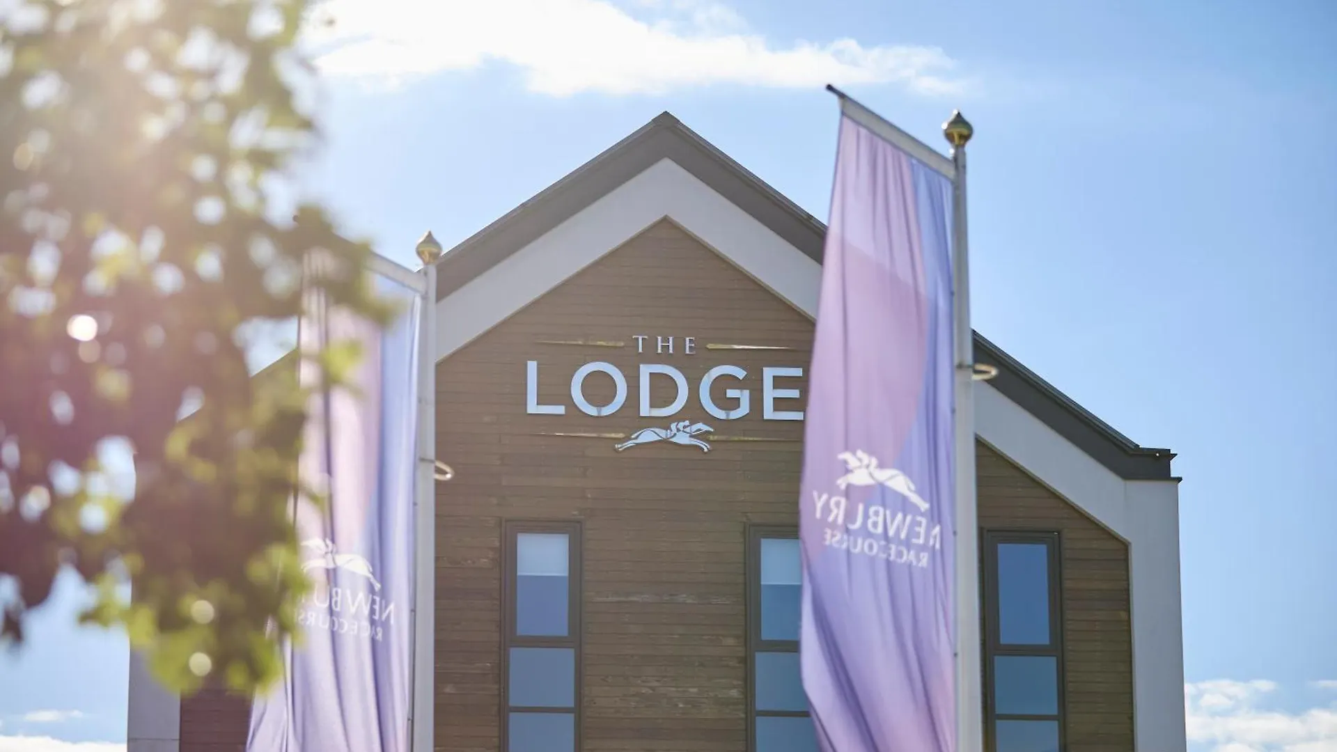 5 Hotels Near Donnington Castle Worth Booking in Newbury