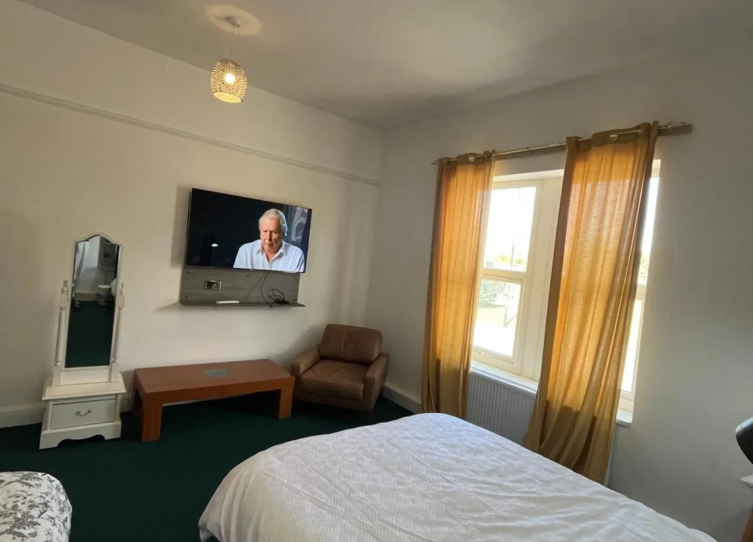 Staying Near Chorlton Water Park: 7 Budget Hotels Compared