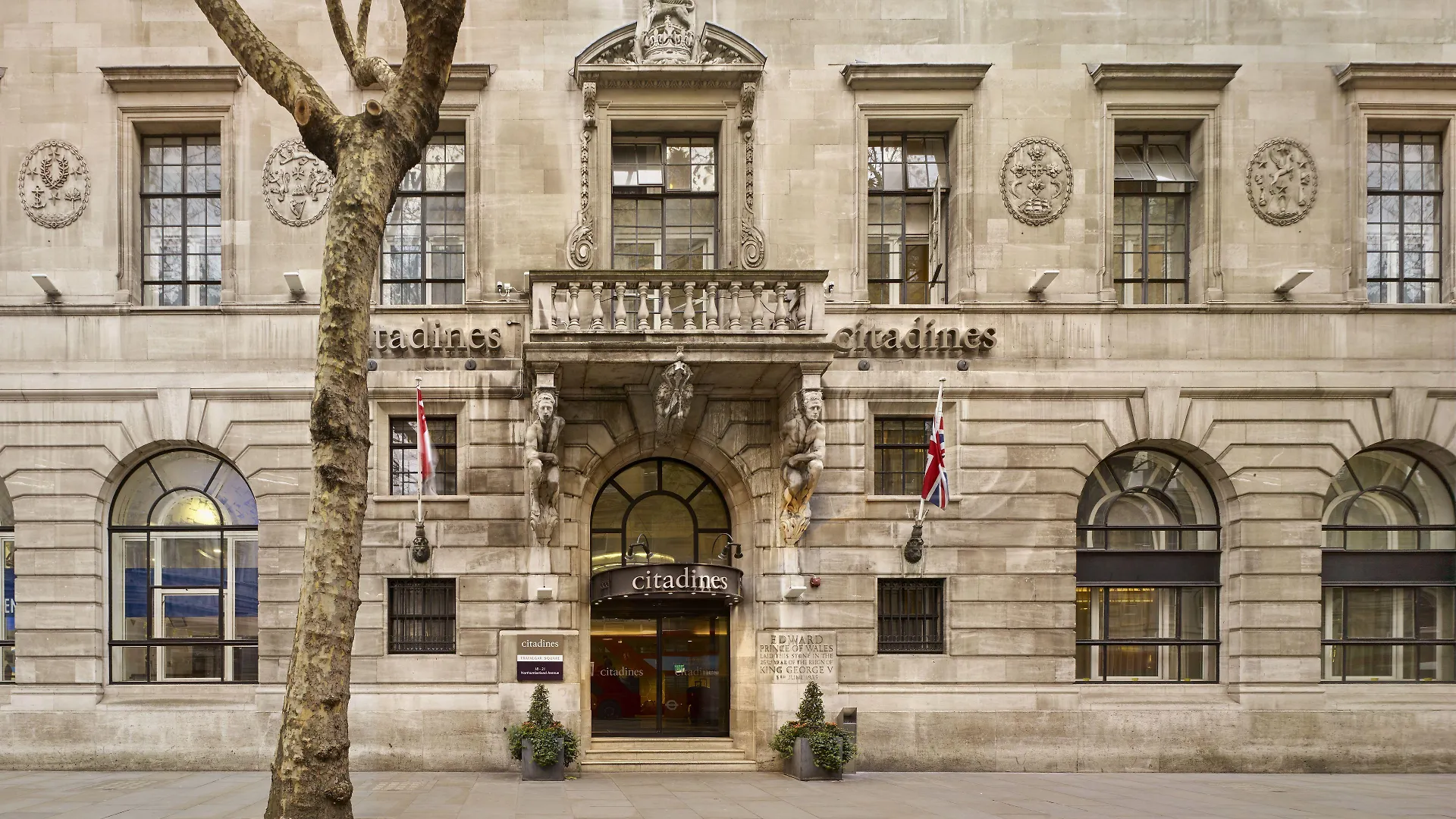 9 Best Family-Friendly Hotels in St James & Central London