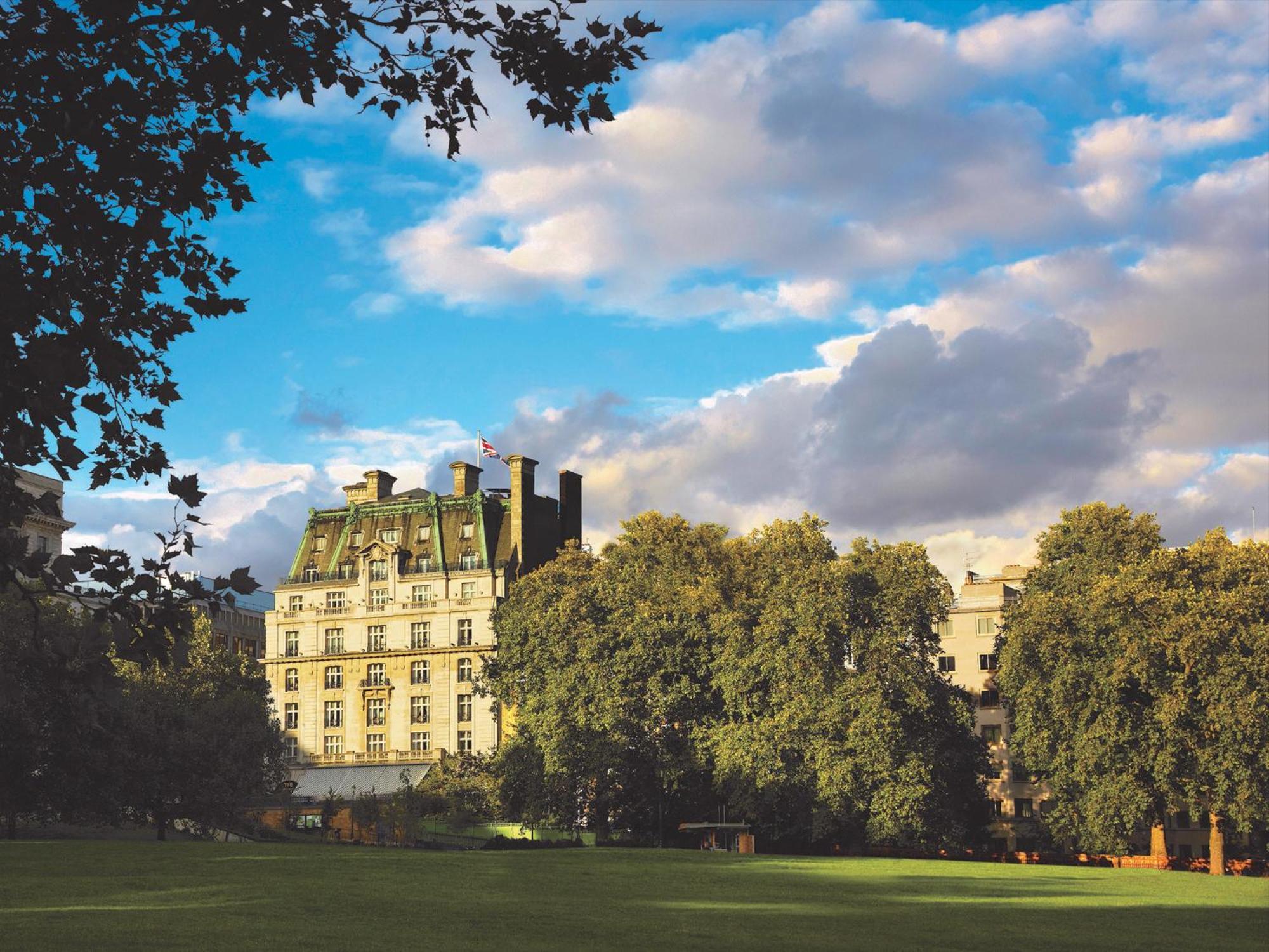 15 Romantic Hotels in London's West End Worth Booking