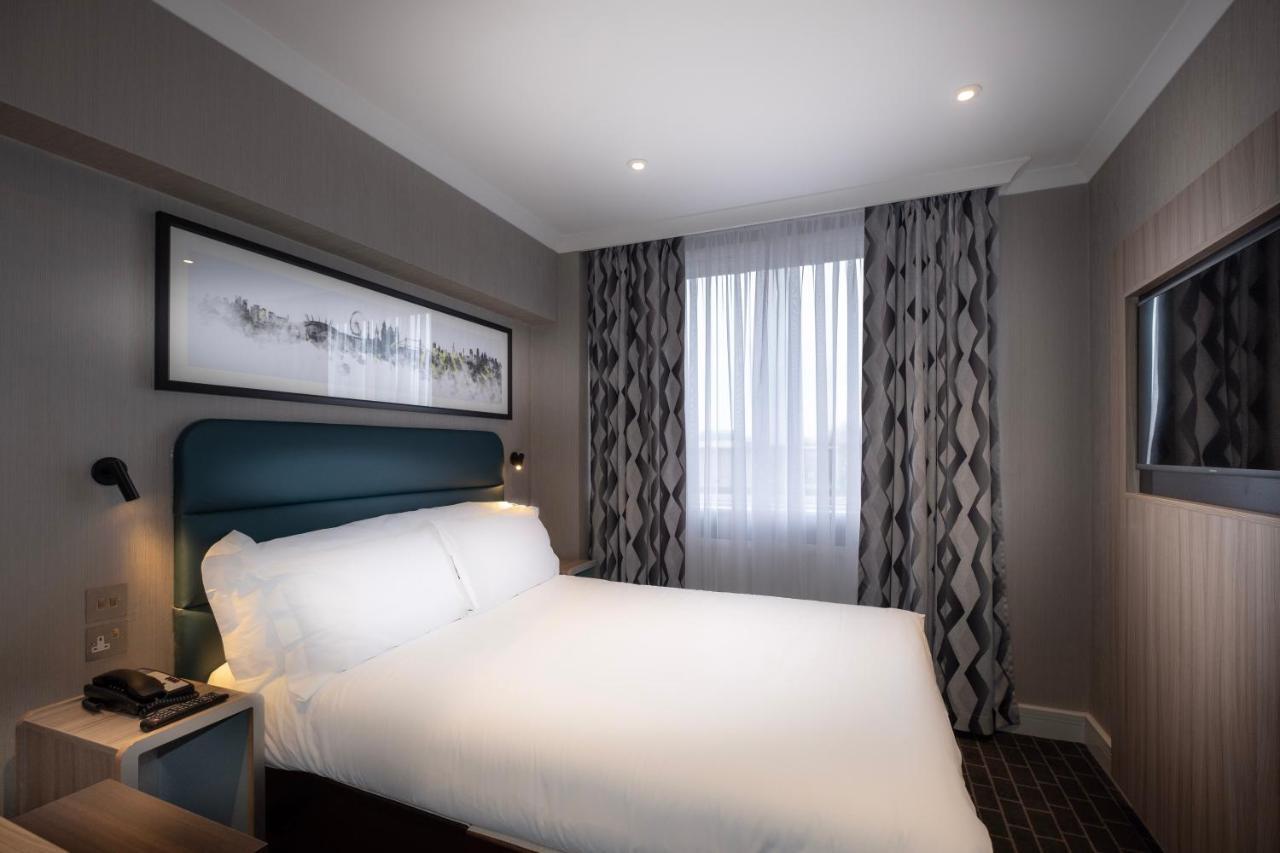 Staying in Camden: 14 Family-Friendly Hotels Compared